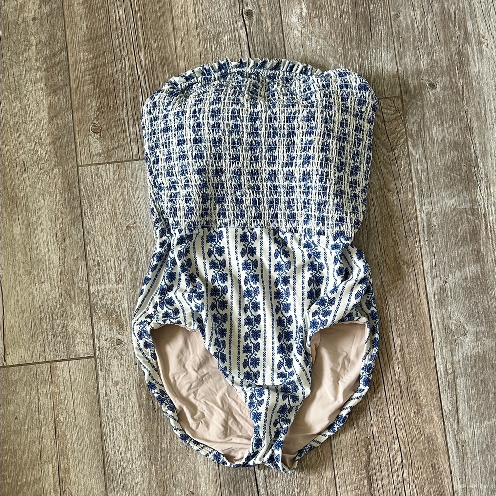 Hermoza Smocked top porcelain blue print one piece swimsuit Sz L